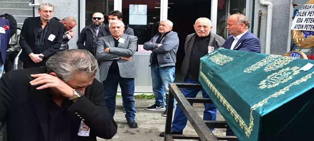 Ünlü oyuncu ayakta durmakta zorlandı Babaya son bakış