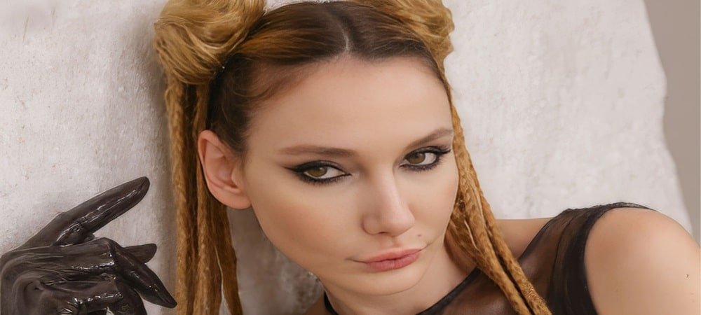Gökçe’den Gypsy pop şarkı ‘Hastayım Sana’