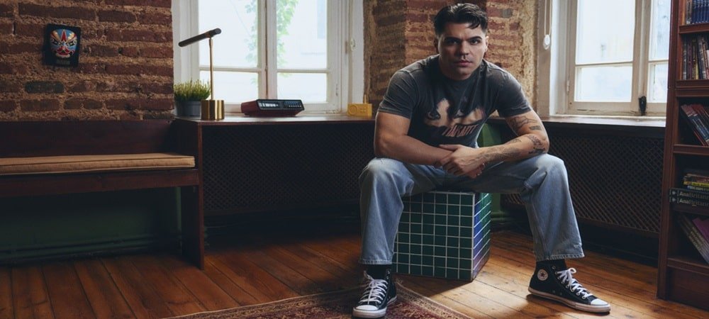 Emir Can İğrek’in Yeni Teklisi “Balkon” Yayında