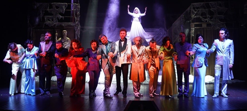 ZENGİN BİR KADININ İNTİKAM ARAYIŞININ HİKAYESİ “BİR ZİYARET”