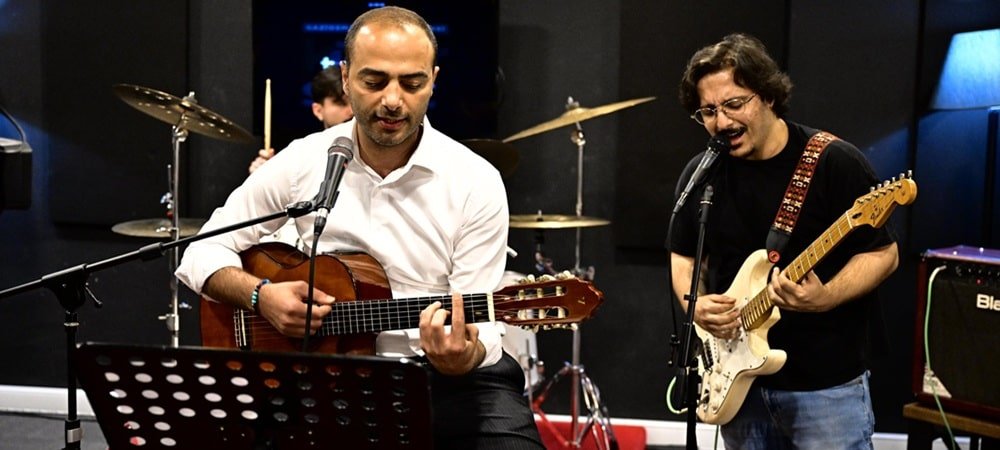 Aldım Elime Gitarı
