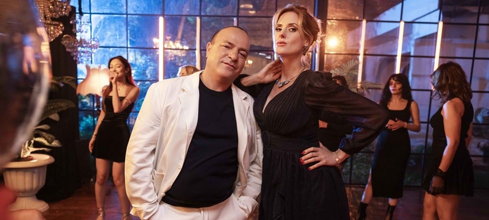 7 Aylık Hamile Wilma Elles Kamera Karşısında