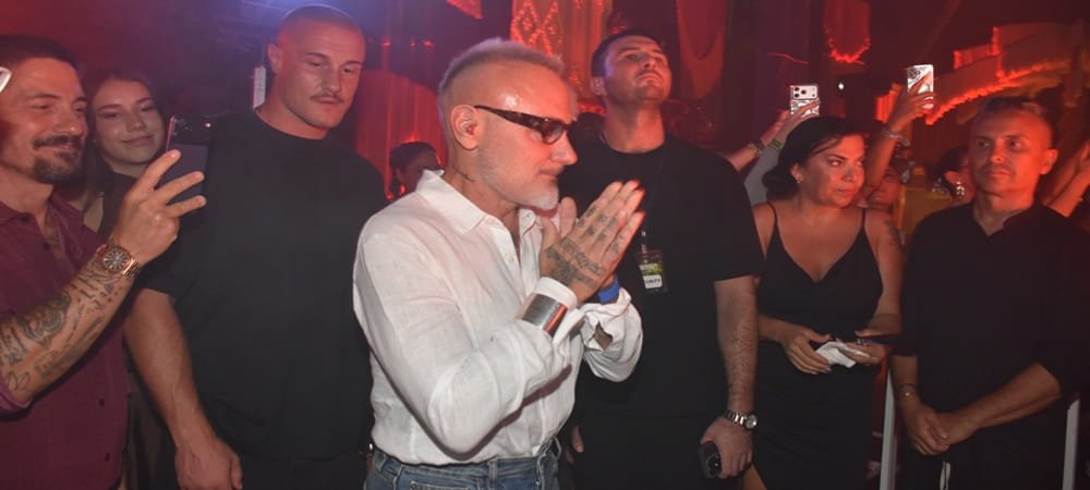 Sosyetenin Fenomeni Gianluca Vacchi, BLM Beach'te Unutulmaz Bir Geceye İmza Attı
