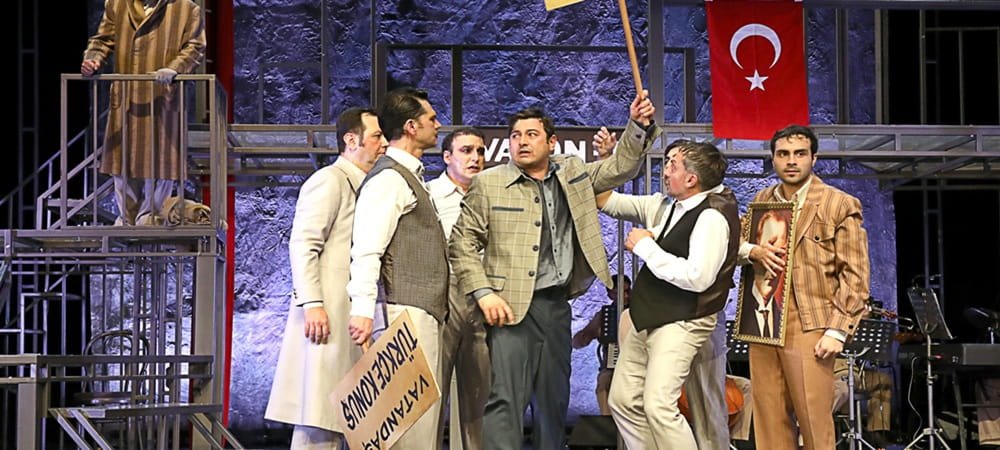 “GÖZLERİMİ KAPARIM VAZİFEMİ YAPARIM”BURSA SEYİRCİSİYLE BULUŞTU