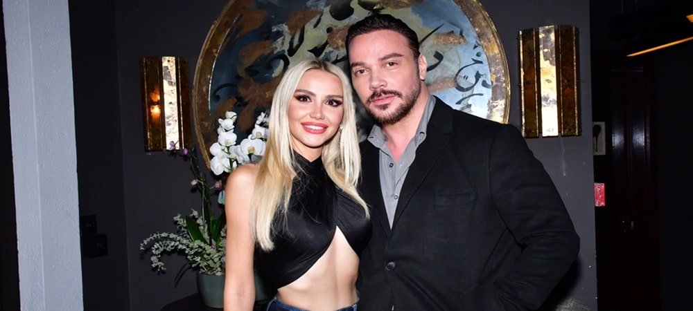 SİNAN AKÇİL İLE ÇOK ÖZEL